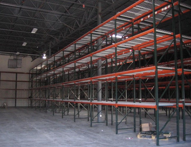 Pic Tear Drop Pallet Rack with Wire Decks